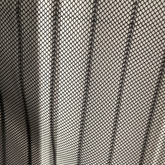 New magnetic mesh door screen. Heavy duty self sealing curtain. - Picture 4 of 5